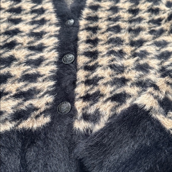 NWT Truth Black and Cream Houndstooth Sweater - Picture 3 of 5